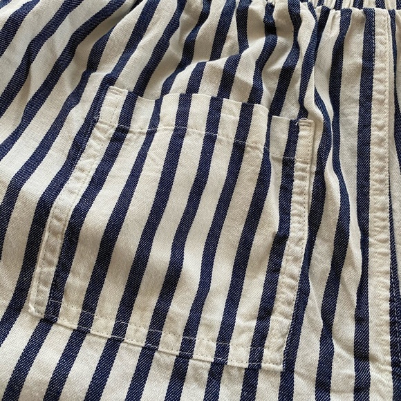 ✨LAST CHANCE✨ UNIVERSAL THREAD Shorts S - Picture 3 of 8